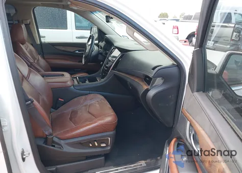 2017 Cadillac Escalade Luxury z USA, uszkodzony, nr VIN 1GYS4BKJ0HR399220